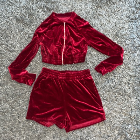 Pants - Red maroon velvet track suit shorts set size medium NeW in package